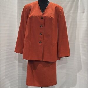 Le Suit women skirt suit size 22W, fully lined, Rust/Burnt Orange.